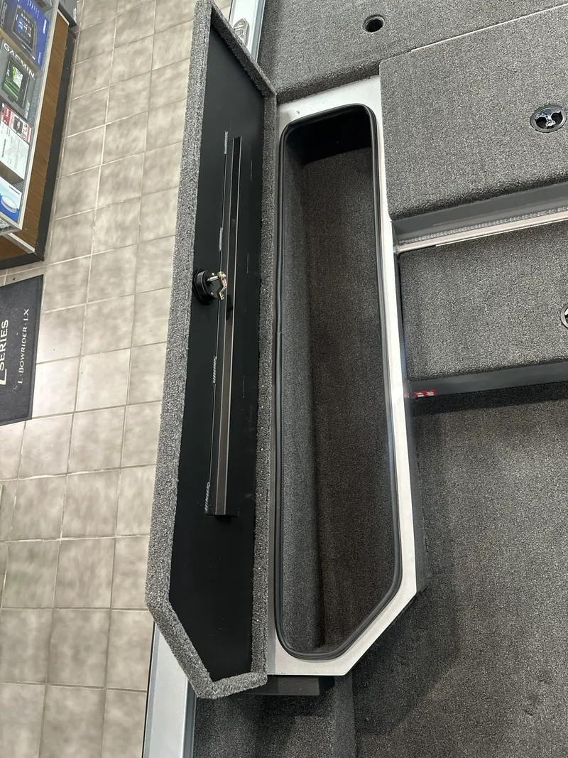 Slide: The Image of Vexus Defender 181 2026 - 10