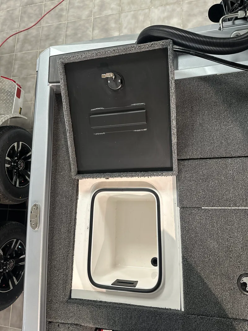 Slide: The Image of Vexus Defender 181 2026 - 12