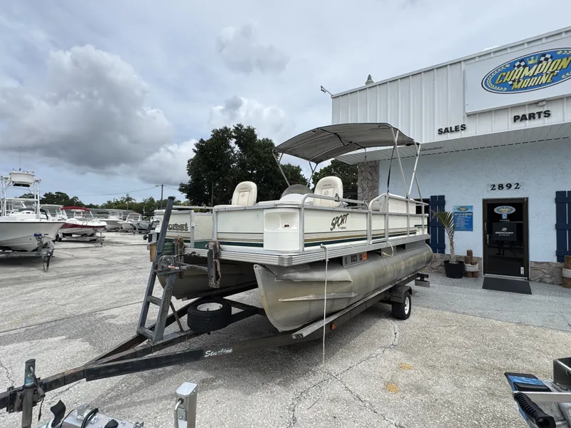 Slide: The Image of Crest Pontoons SPORT 2001 - 5