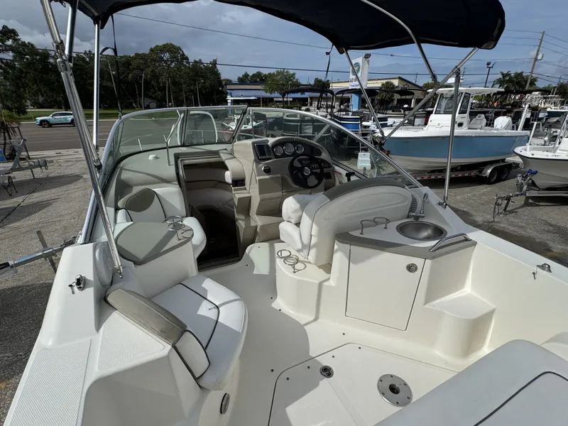 Slide: The Image of Sea Ray 240 Sundancer 2007 - 10