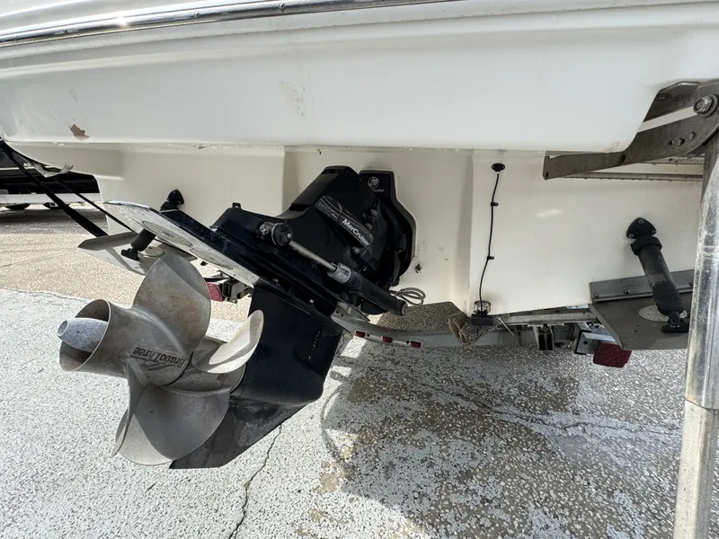 Slide: The Image of Sea Ray 240 Sundancer 2007 - 8