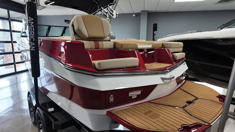 Slide: The Image of MasterCraft XT22 2025 - 16