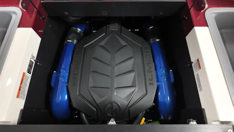 Slide: The Image of MasterCraft XT22 2025 - 19