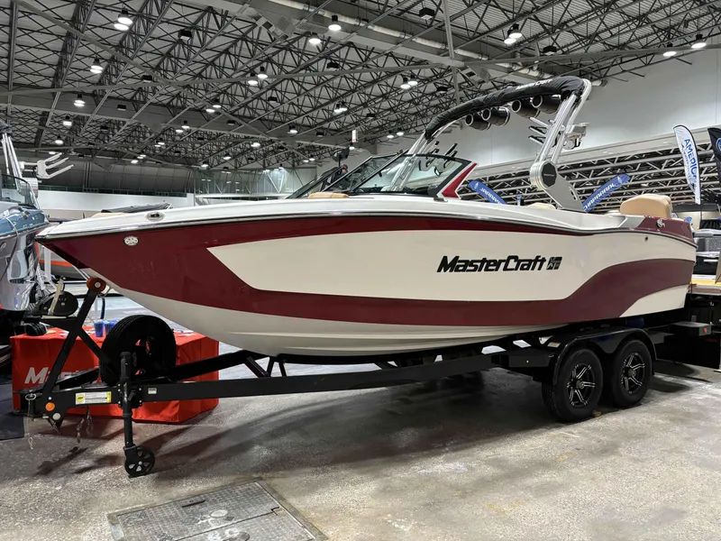 Slide: The Image of MasterCraft XT22 2025 - 3