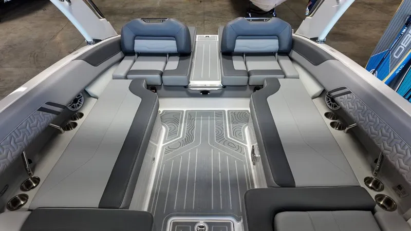 Slide: The Image of Regal LS6 2025 - 23