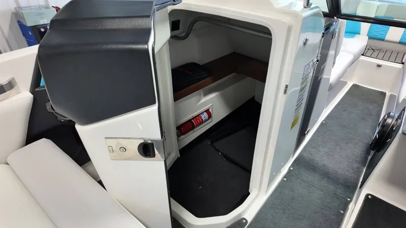 Slide: The Image of MasterCraft X26 2019 - 15