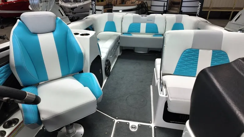 Slide: The Image of MasterCraft X26 2019 - 20