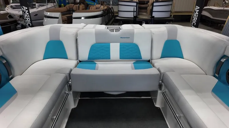 Slide: The Image of MasterCraft X26 2019 - 21