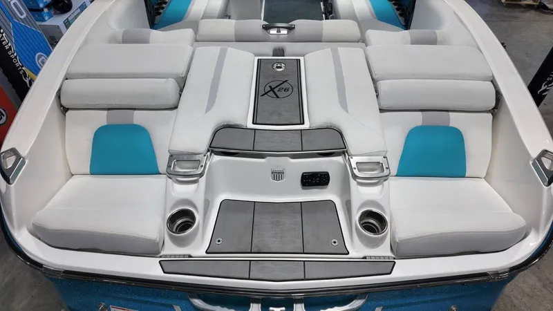 Slide: The Image of MasterCraft X26 2019 - 23