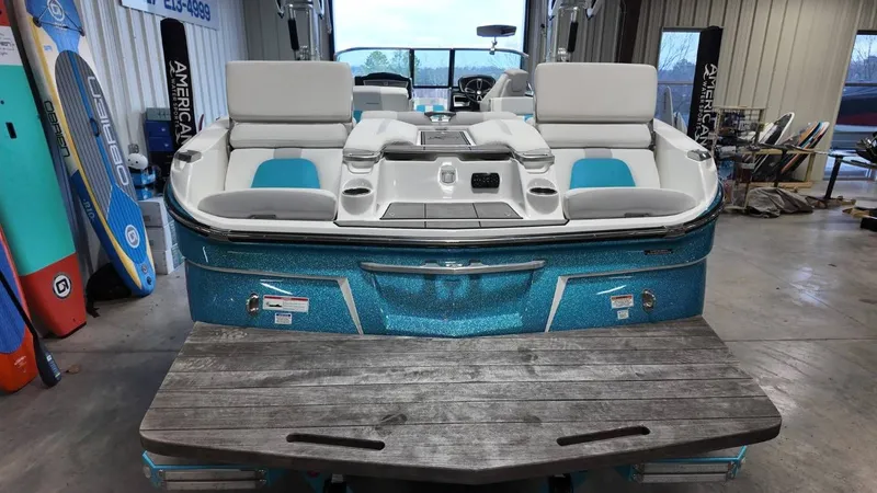 Slide: The Image of MasterCraft X26 2019 - 24