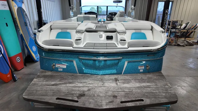 Slide: The Image of MasterCraft X26 2019 - 25