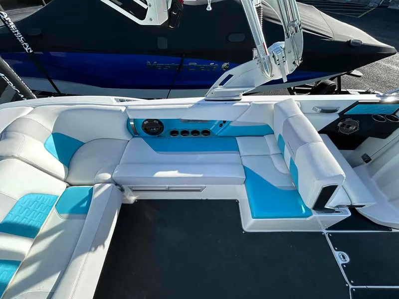 Slide: The Image of MasterCraft X26 2019 - 4
