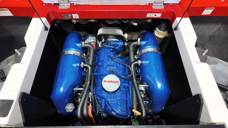 Slide: The Image of MasterCraft XT22 2021 - 21