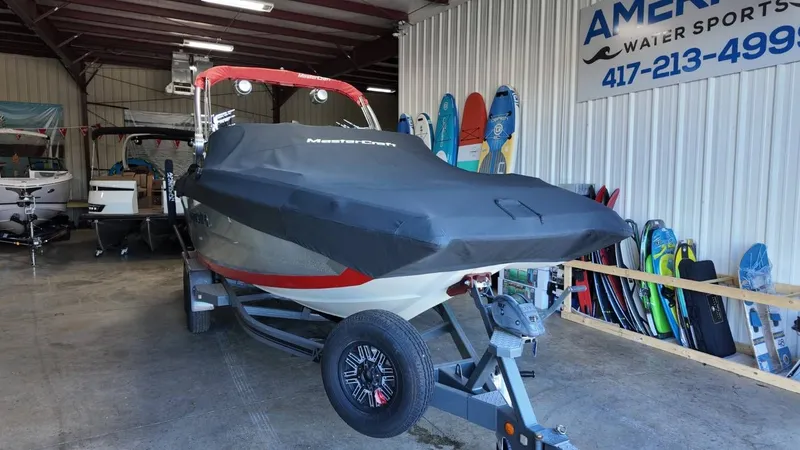 Slide: The Image of MasterCraft XT22 2021 - 23