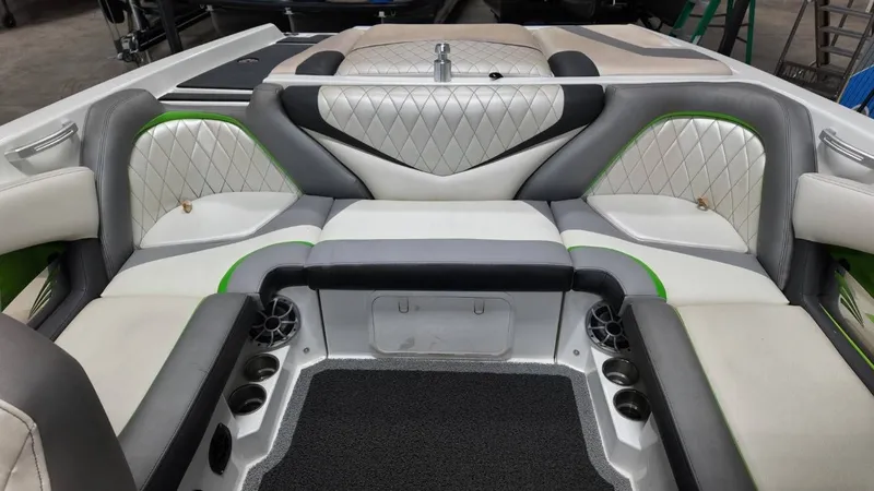 Slide: The Image of Tigé RZ2 2013 - 17