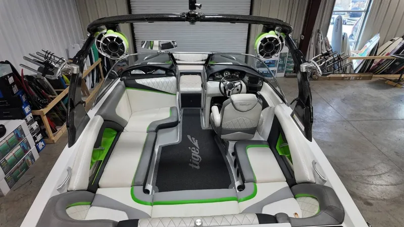 Slide: The Image of Tigé RZ2 2013 - 18