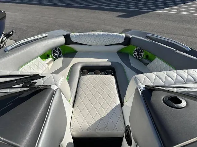 Slide: The Image of Tigé RZ2 2013 - 3