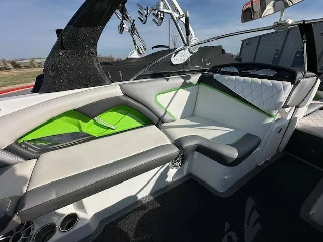 Slide: The Image of Tigé RZ2 2013 - 8