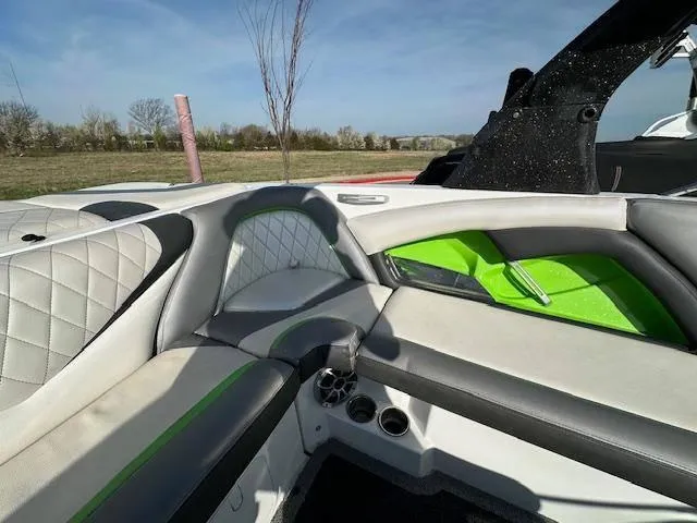 Slide: The Image of Tigé RZ2 2013 - 9