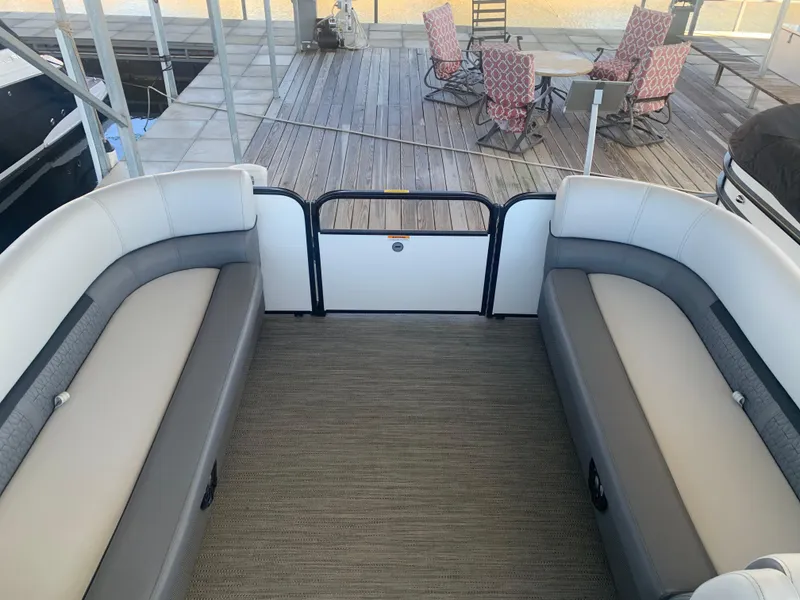 Slide: The Image of Godfrey Sweetwater 2286SB 2023 - 10