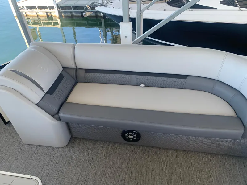 Slide: The Image of Godfrey Sweetwater 2286SB 2023 - 2