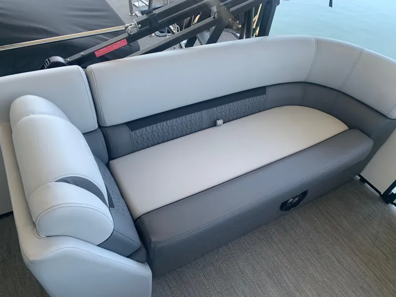 Slide: The Image of Godfrey Sweetwater 2286SB 2023 - 6