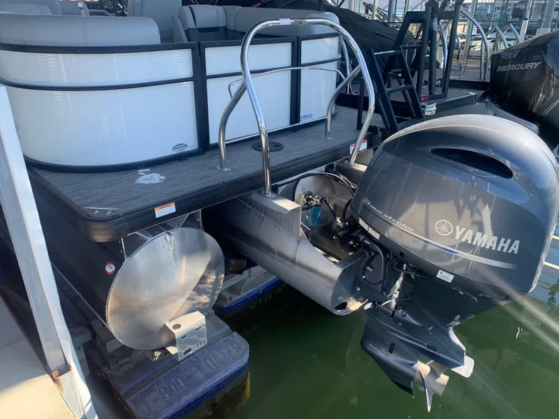 Slide: The Image of Godfrey Sweetwater 2286SB 2023 - 9