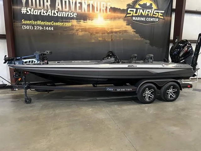 Slide: The Image of Skeeter ZXR 20 W/Yamaha 250 "SHO" 2025 - 1