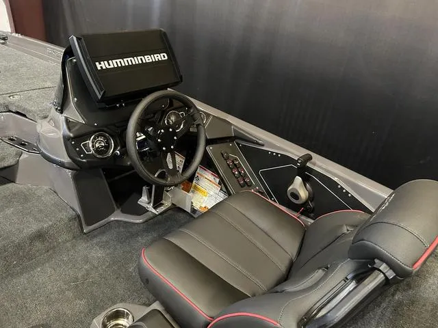 Slide: The Image of Skeeter ZXR 20 W/Yamaha 250 "SHO" 2025 - 13