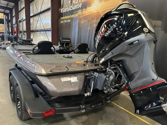 Slide: The Image of 2024 Skeeter ZXR 19 boat with Yamaha 225 SHO engine in showroom. - 5