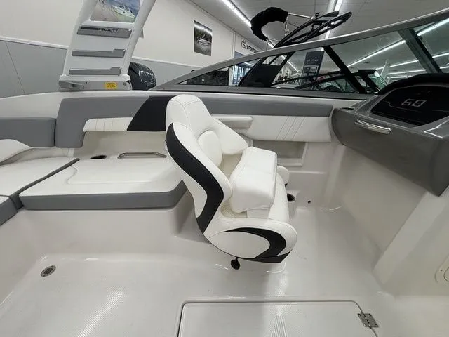 Slide: The Image of Chaparral 23 SSi 2025 - 26