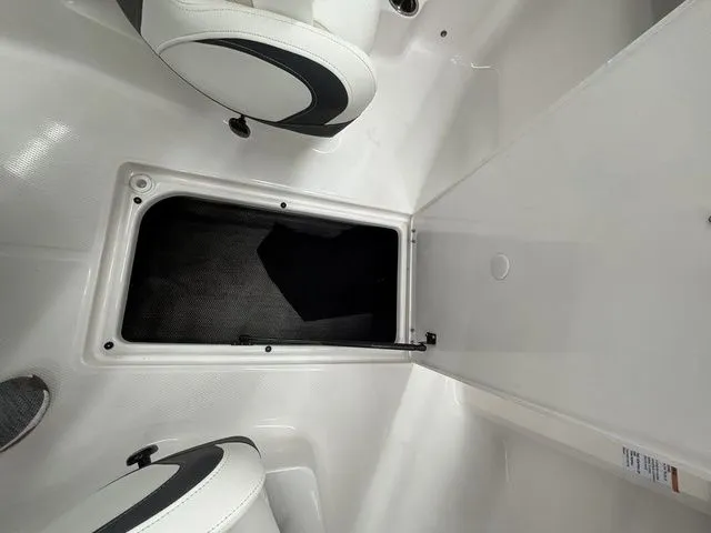 Slide: The Image of Chaparral 23 SSi 2025 - 33