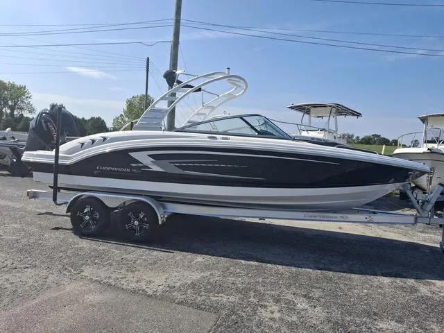 The Image of Chaparral 23 SSi 2025 - 1