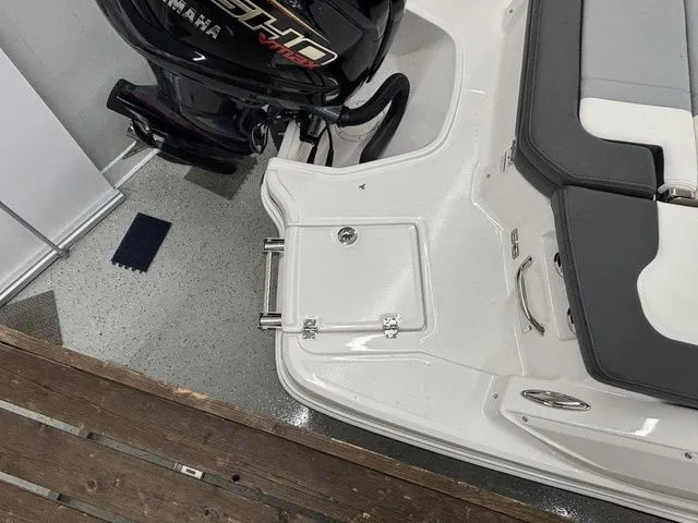 Slide: The Image of Chaparral 23 SSi 2025 - 11