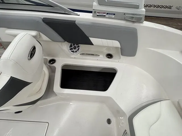 Slide: The Image of Chaparral 23 SSi 2025 - 24