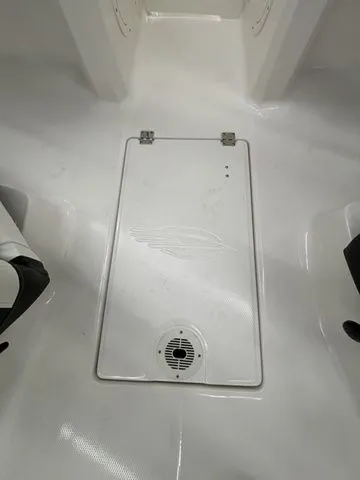 Slide: The Image of Chaparral 23 SSi 2025 - 32