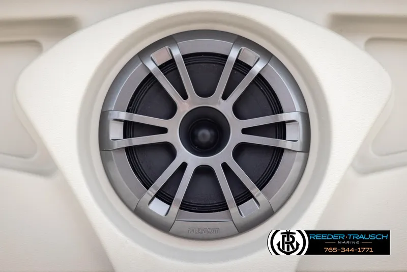 Slide: The Image of Avalon VENT CRB 2025 speaker with sleek design and Reeder-Trausch branding. - 45