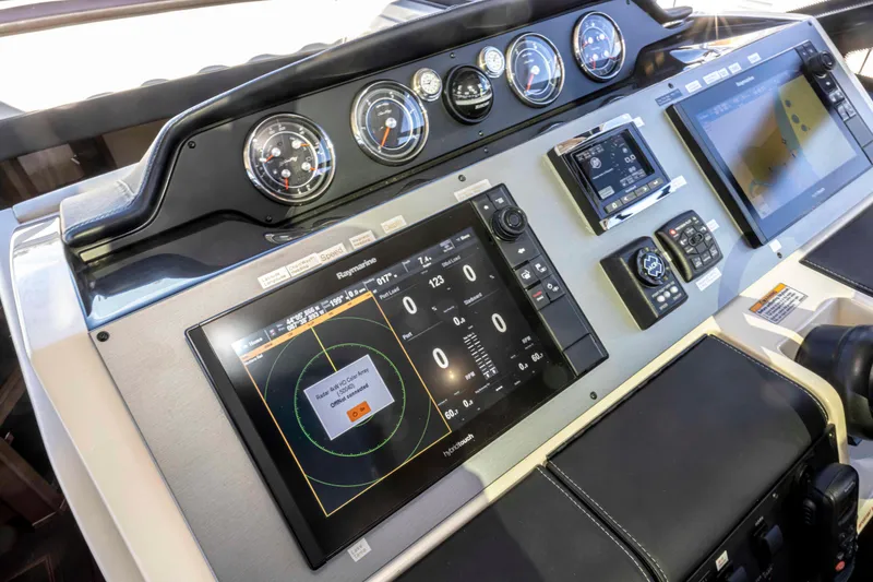 Slide: The Image of Sea Ray 510 Sundancer 2016 - 57