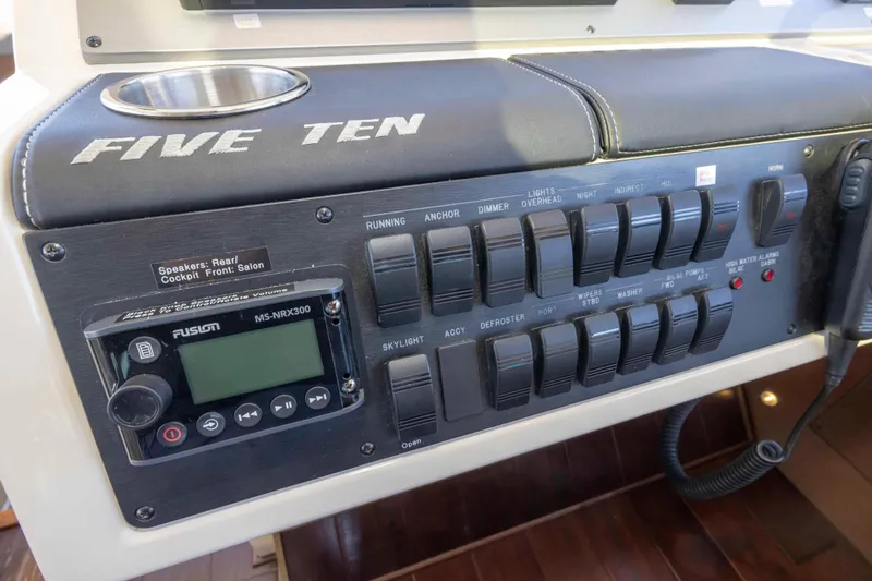 Slide: The Image of Sea Ray 510 Sundancer 2016 - 58