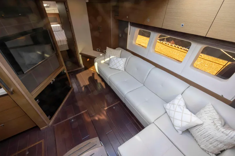 Slide: The Image of Sea Ray 510 Sundancer 2016 - 66