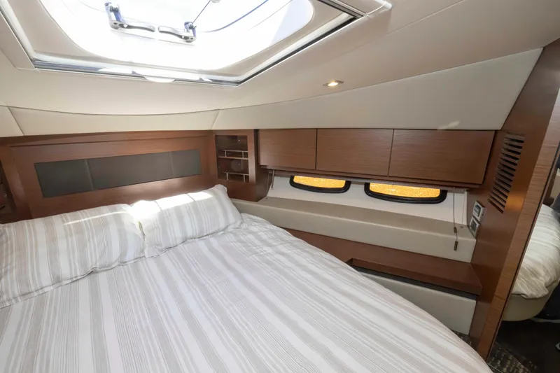 Slide: The Image of Sea Ray 510 Sundancer 2016 - 76