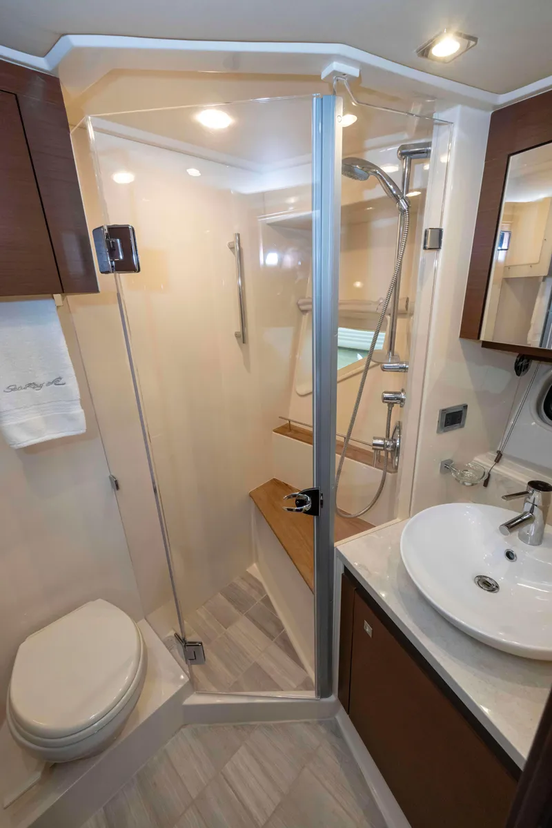 Slide: The Image of Sea Ray 510 Sundancer 2016 - 80