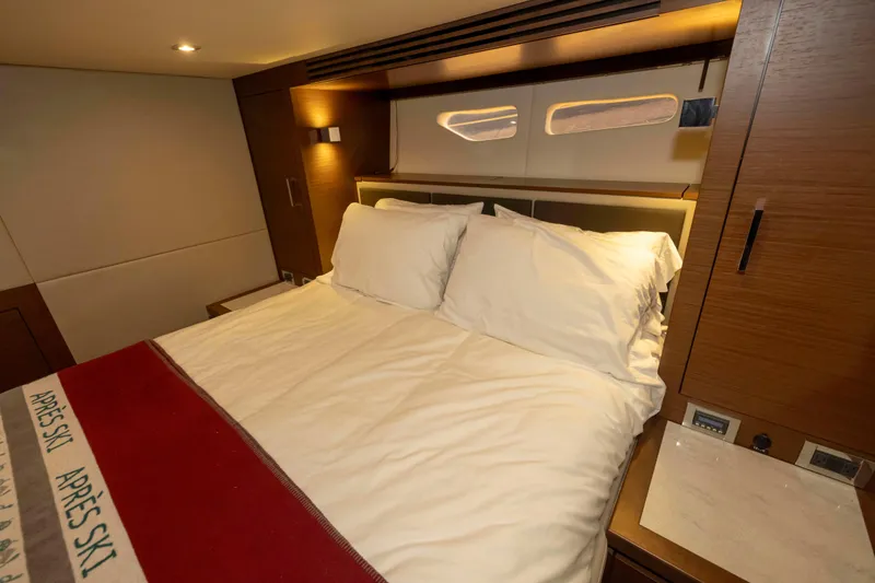 Slide: The Image of Sea Ray 510 Sundancer 2016 - 85