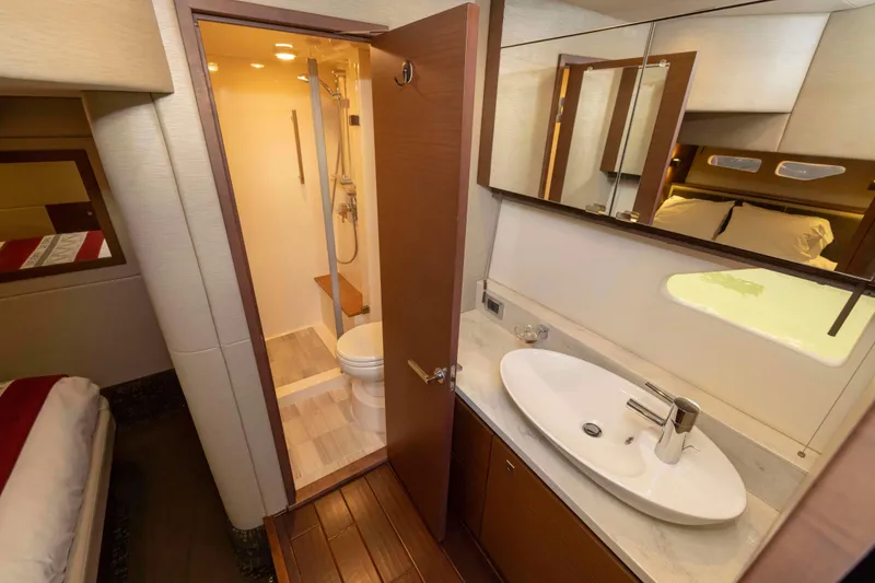 Slide: The Image of Sea Ray 510 Sundancer 2016 - 86