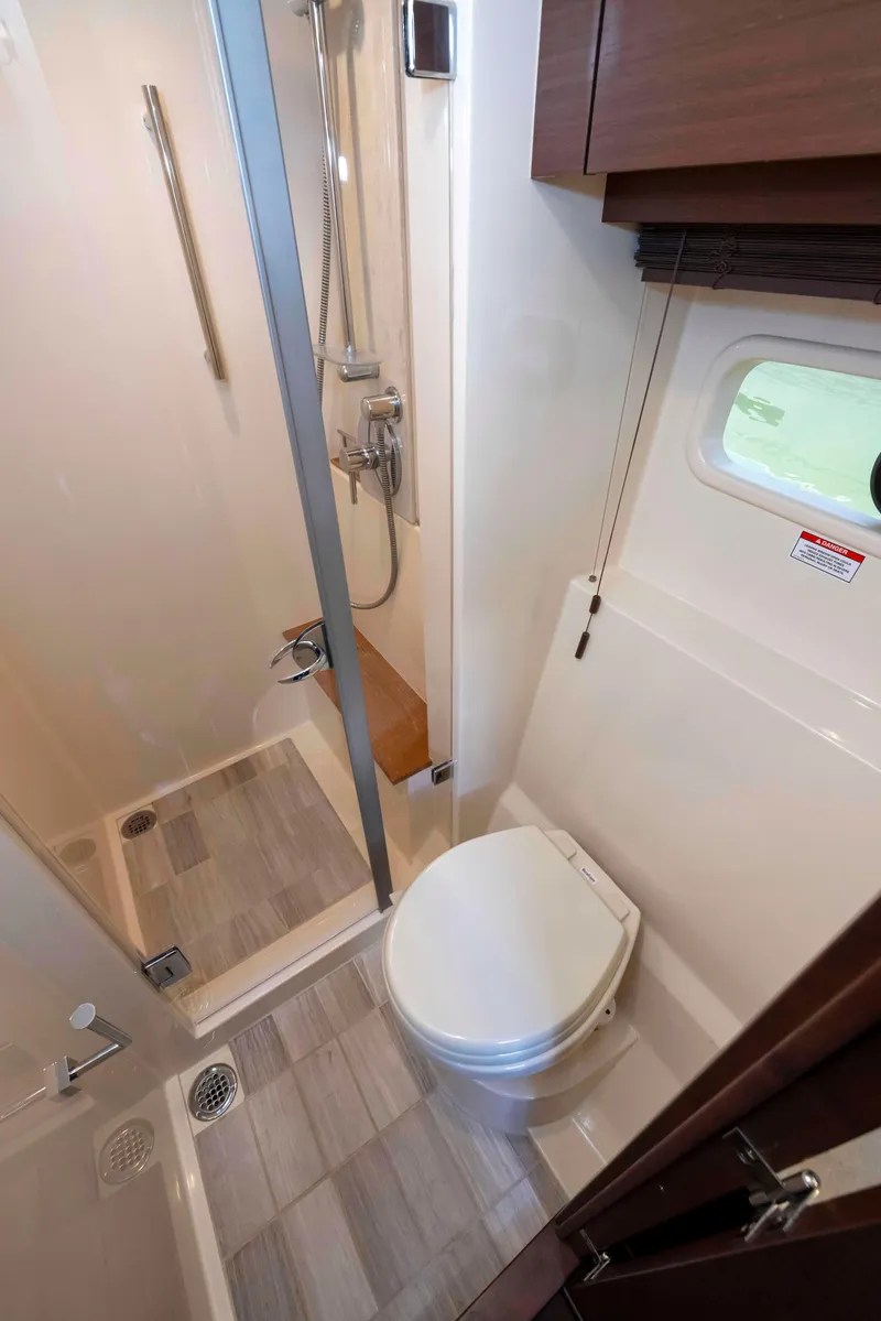 Slide: The Image of Sea Ray 510 Sundancer 2016 - 87