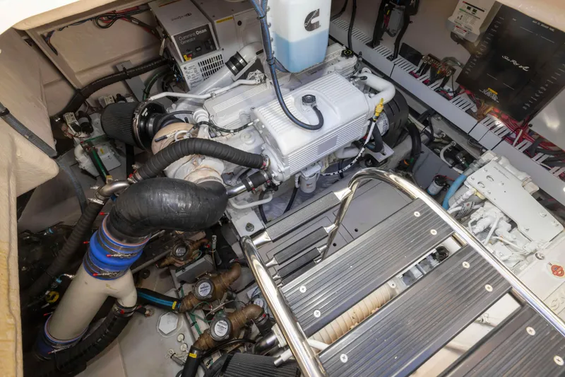 Slide: The Image of Sea Ray 510 Sundancer 2016 - 90