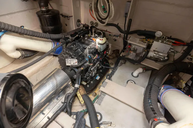 Slide: The Image of Sea Ray 510 Sundancer 2016 - 93