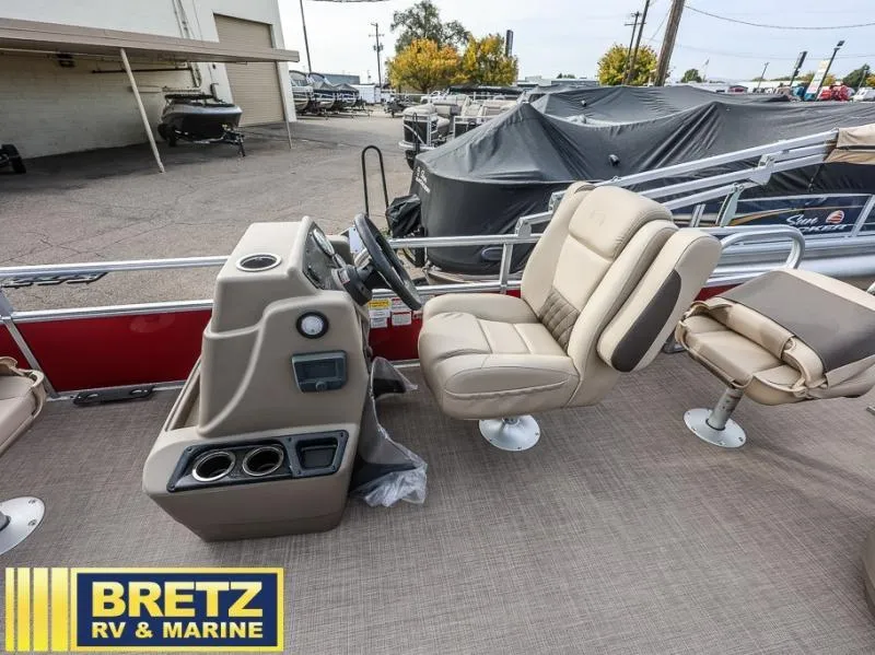 Slide: The Image of 2025 BASS BUGGY 18 DLX pontoon boat interior at Bretz RV & Marine dealership. - 11