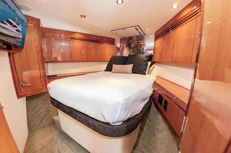 Slide: The Image of Hatteras 64 Motor Yacht Stabilized 2007 - 50