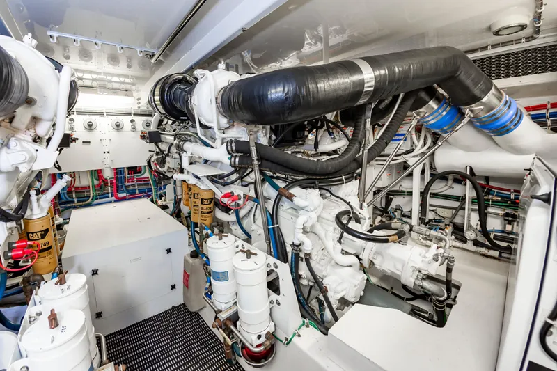 Slide: The Image of Hatteras 64 Motor Yacht Stabilized 2007 - 61